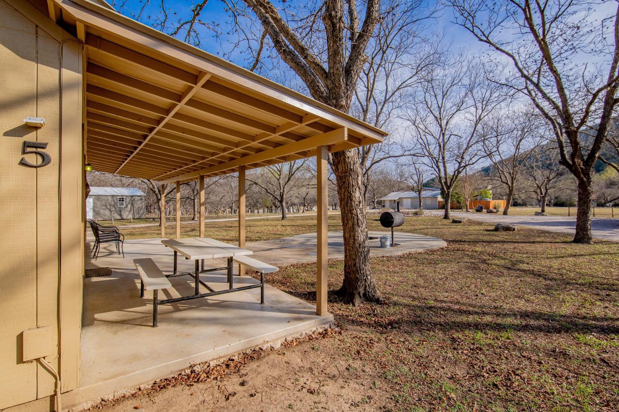 Seven Bluff Cabins Concan Exterior foto